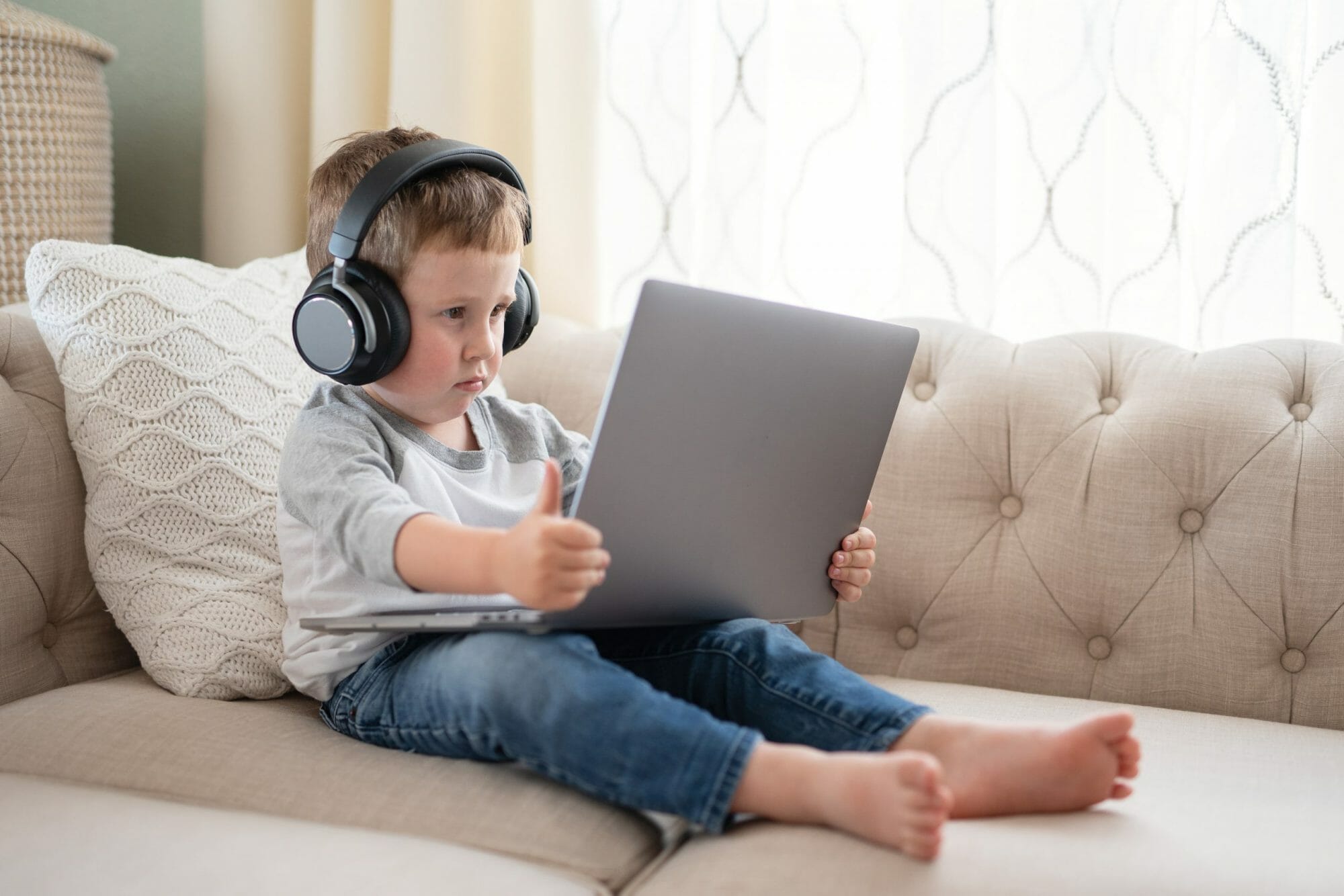 Toddler-learning-online-618364-scaled