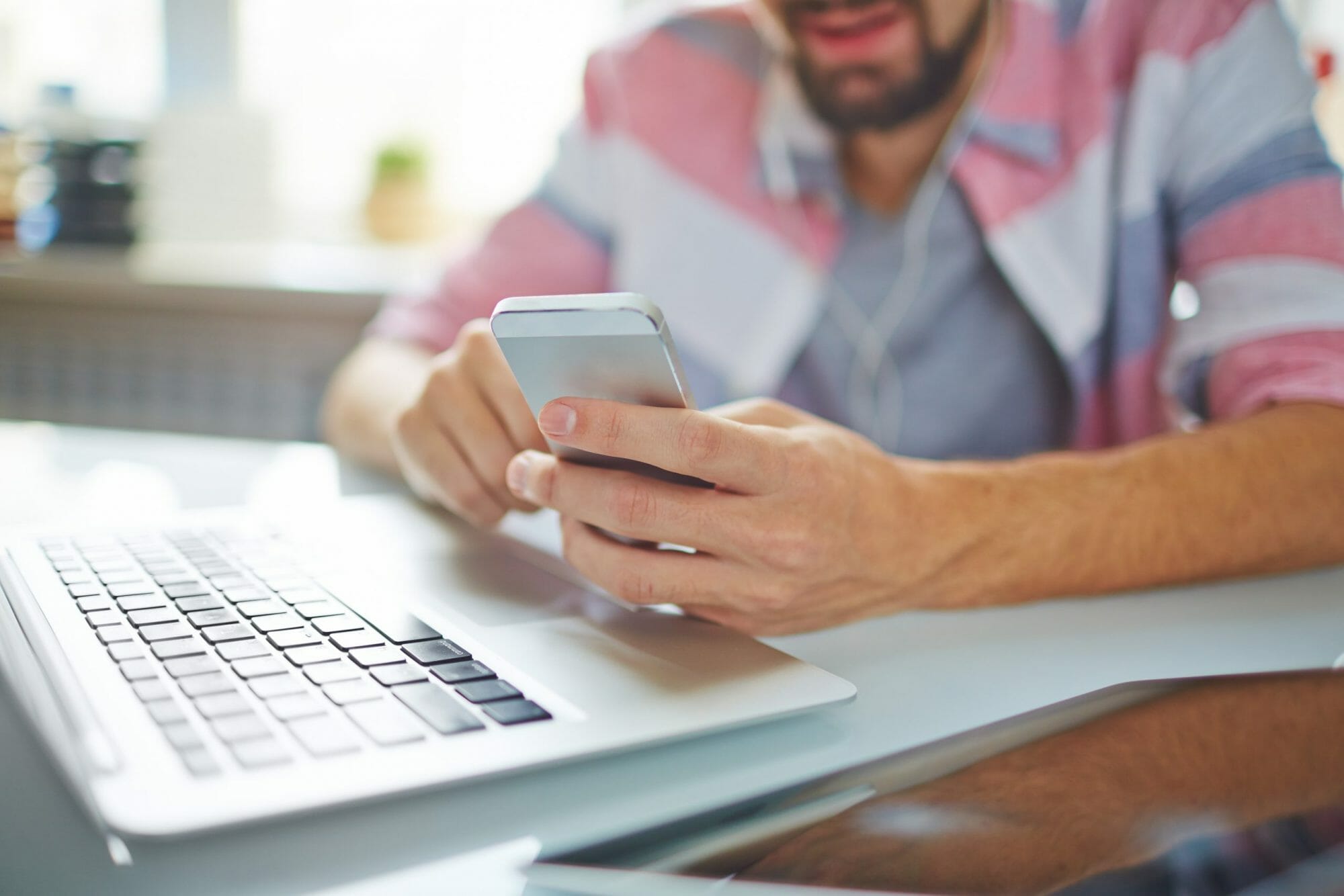 Receiving-text-message-374690-scaled